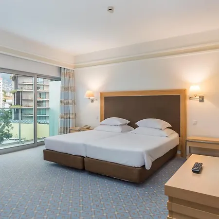 Pestana Carlton Madeira Ocean Фуншал