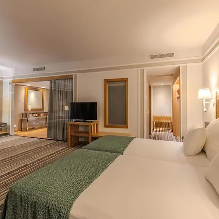 Hotel Pestana Carlton Madeira Ocean 5*